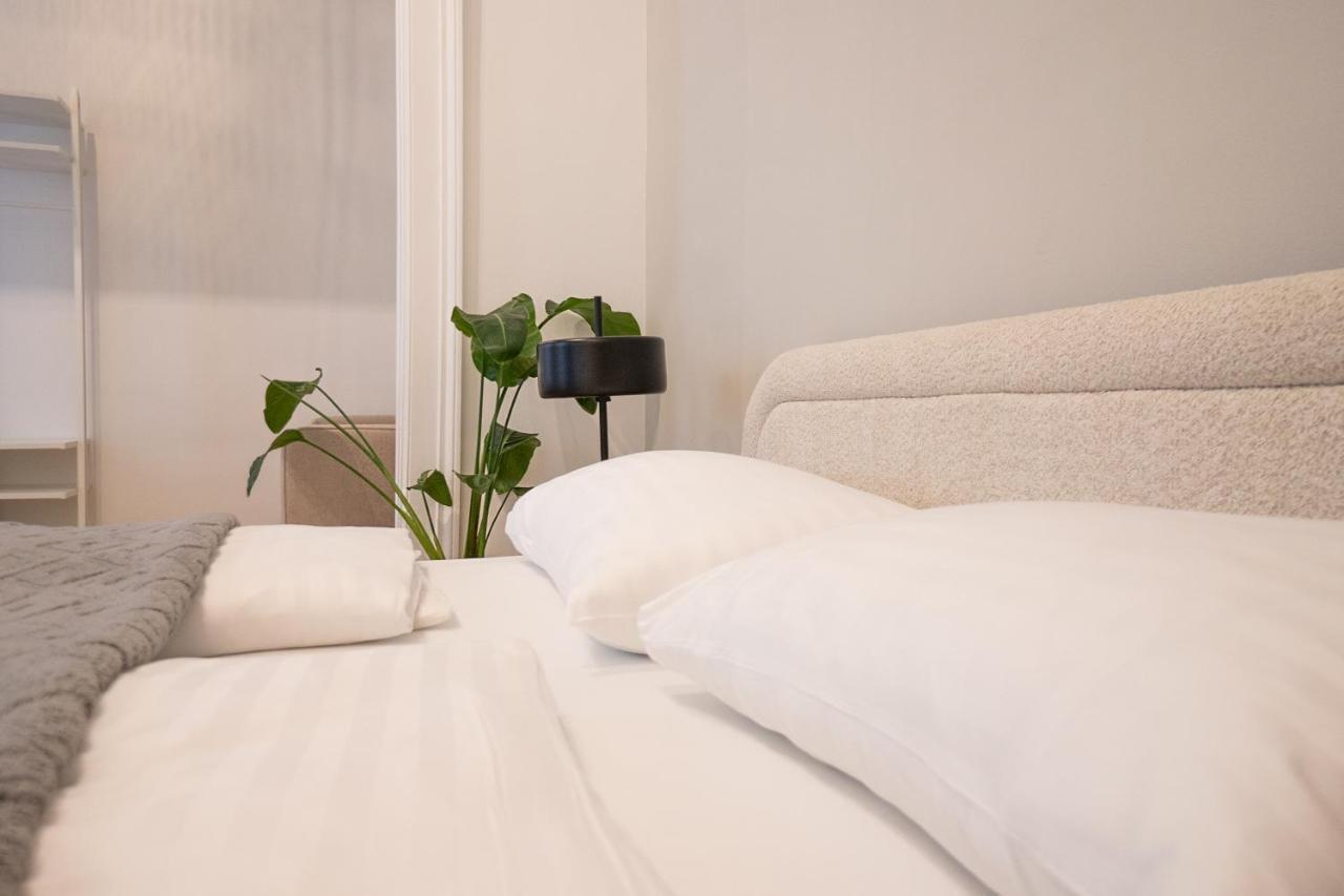 וינה Spacious 110М2 Flat In The City Center מראה חיצוני תמונה