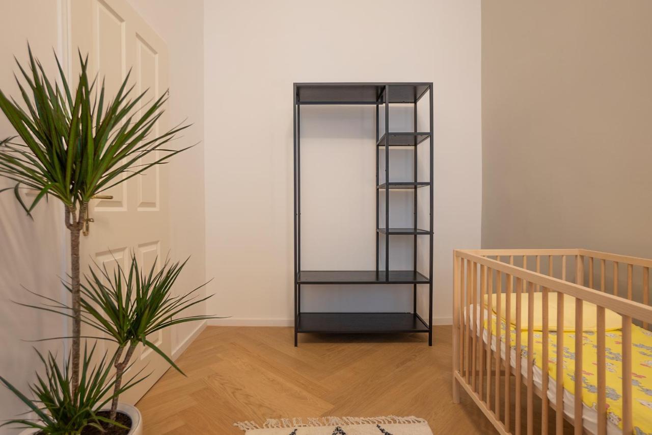 וינה Spacious 110М2 Flat In The City Center מראה חיצוני תמונה