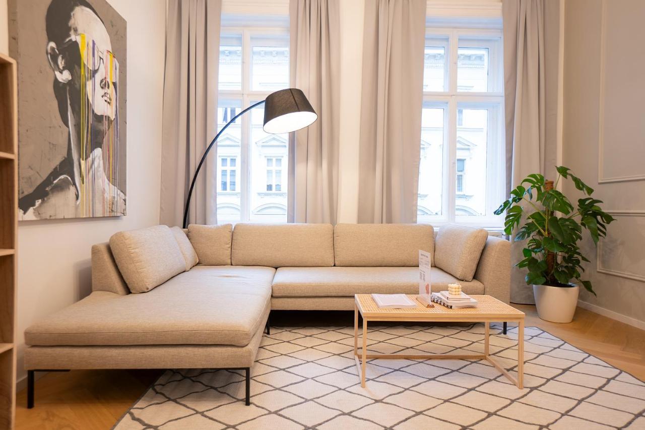 וינה Spacious 110М2 Flat In The City Center מראה חיצוני תמונה