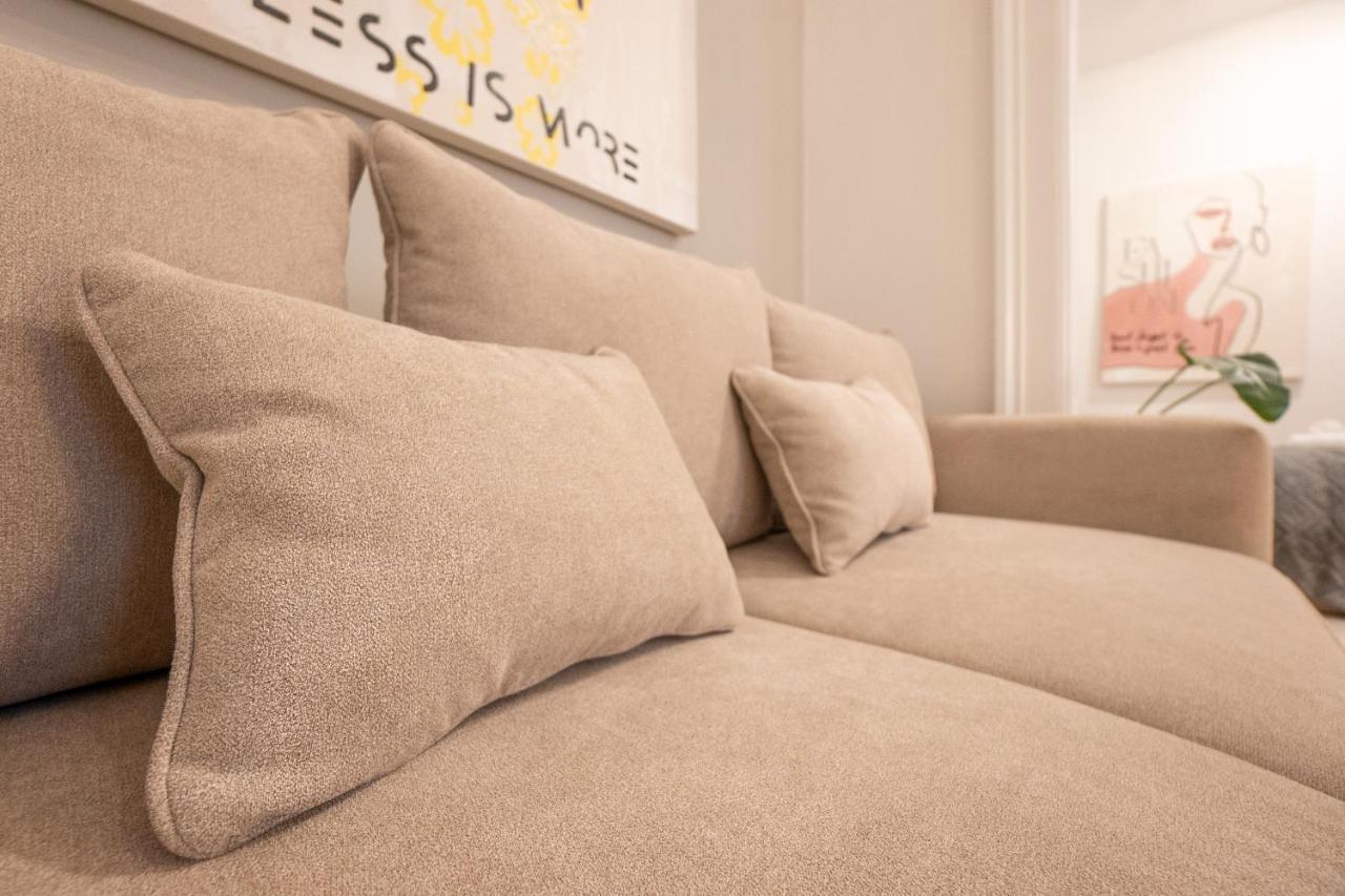 וינה Spacious 110М2 Flat In The City Center מראה חיצוני תמונה