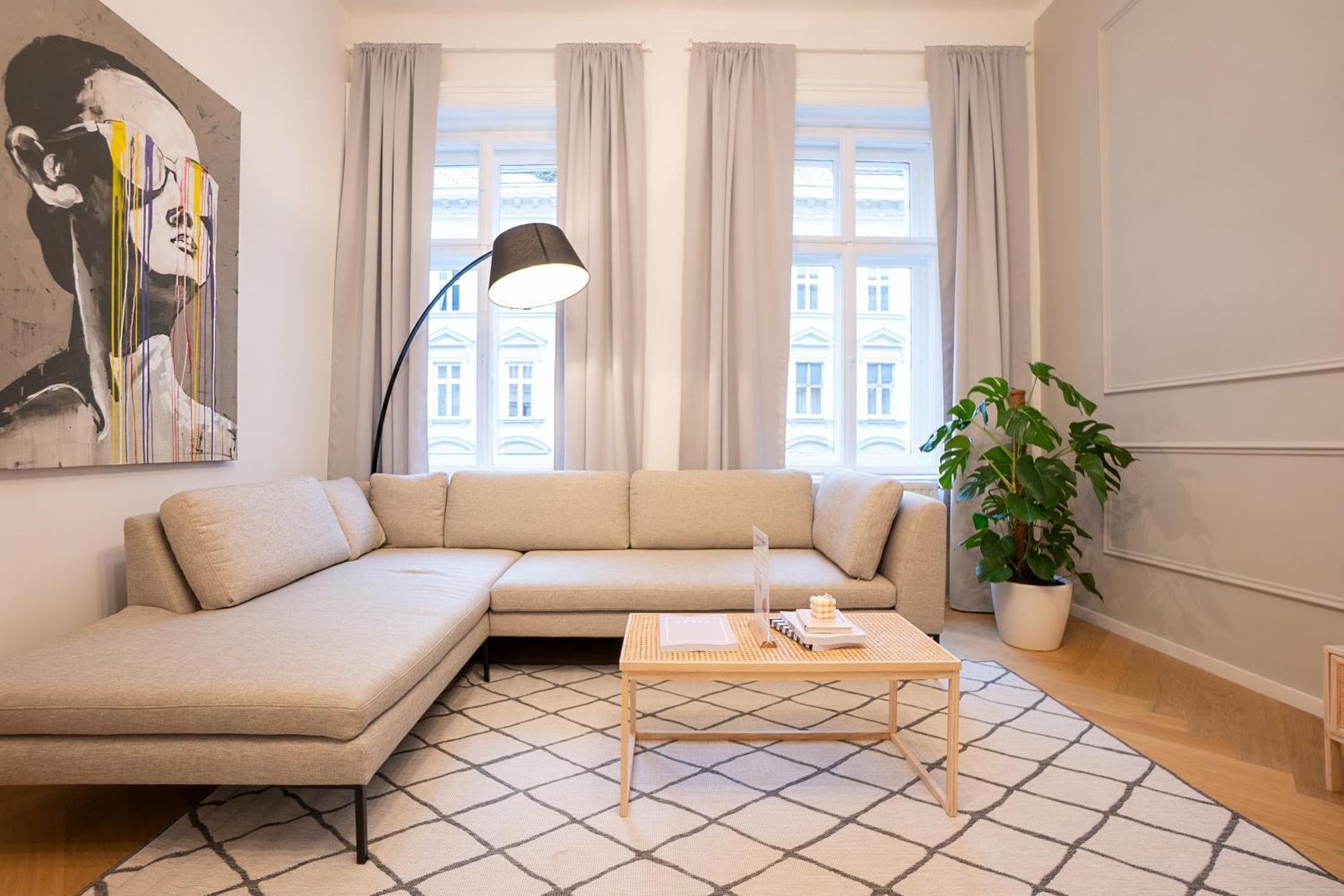 וינה Spacious 110М2 Flat In The City Center מראה חיצוני תמונה