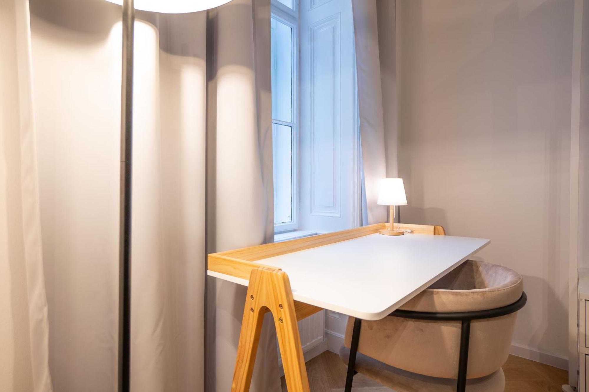 וינה Spacious 110М2 Flat In The City Center מראה חיצוני תמונה