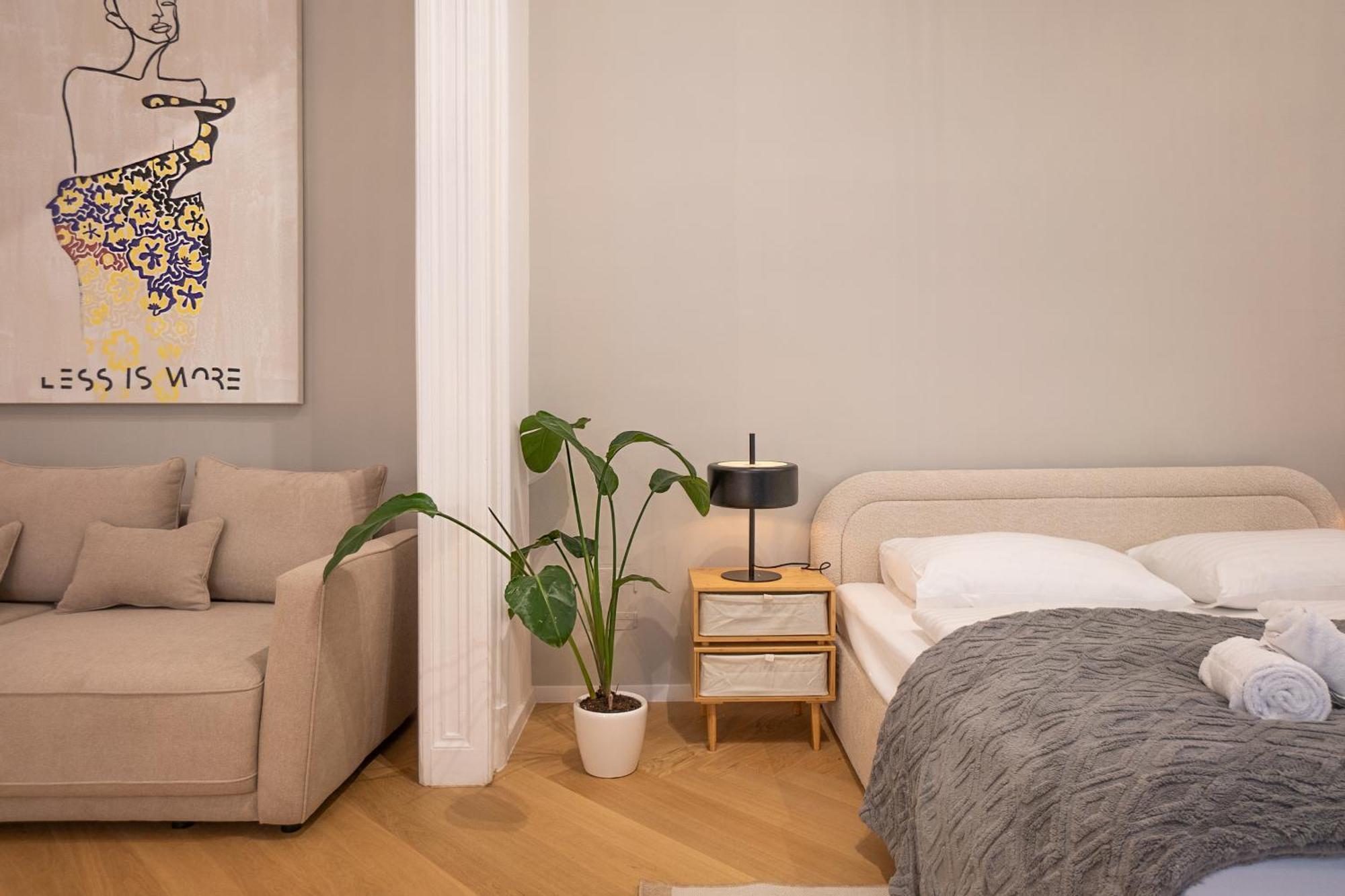 וינה Spacious 110М2 Flat In The City Center מראה חיצוני תמונה