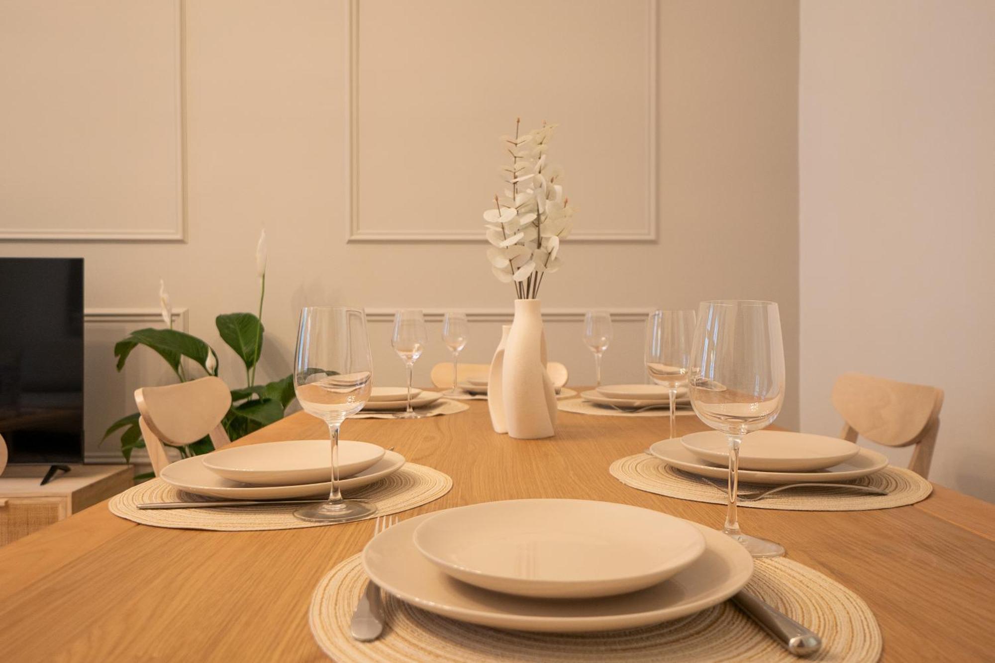 וינה Spacious 110М2 Flat In The City Center מראה חיצוני תמונה